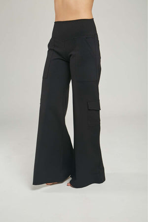 PANTALON TIPO CARGO BOLS BOTA ANCHA PRETINA  ANCHA