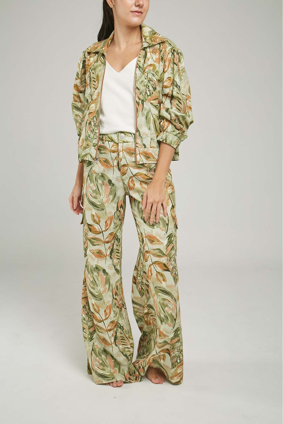 PANTALON ESTAPADO HOJAS CARGO BOTA ANCH BOLSILLOS