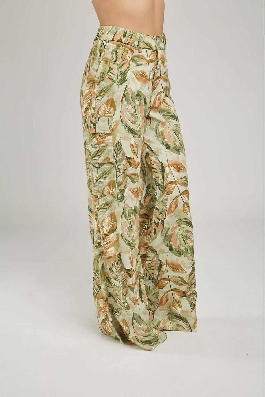 PANTALON ESTAPADO HOJAS CARGO BOTA ANCH BOLSILLOS