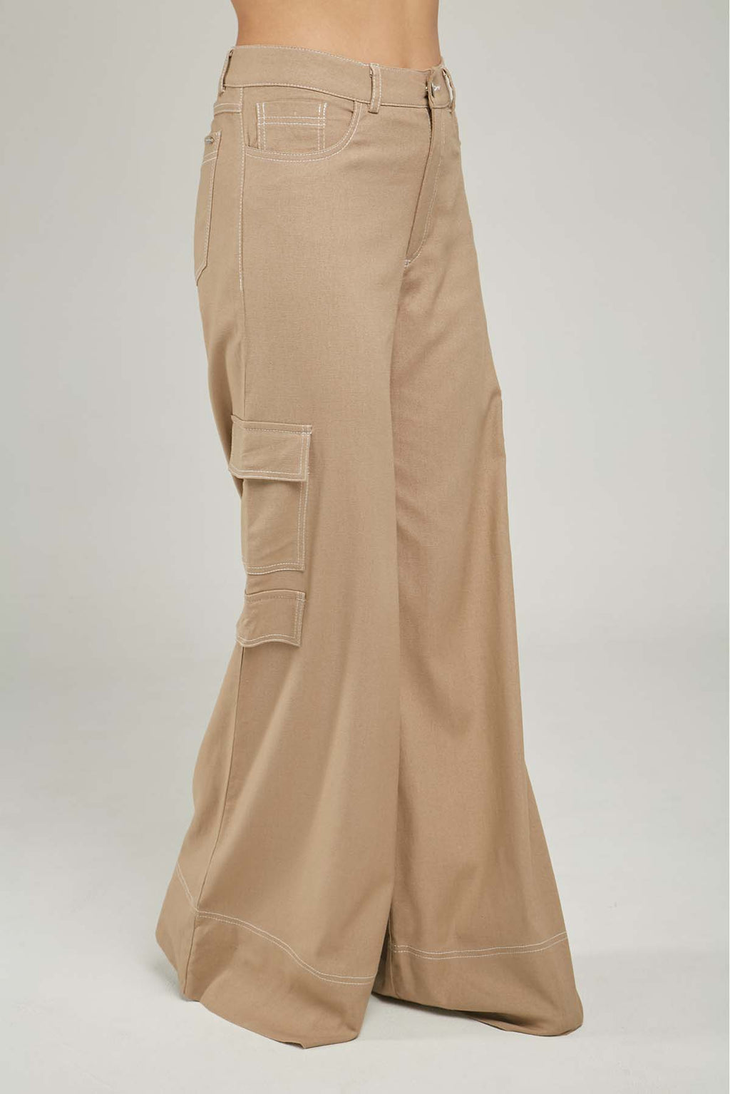 PANTALON  CARGO BOLSILLOS BOTA ANCHA PESPUNTE