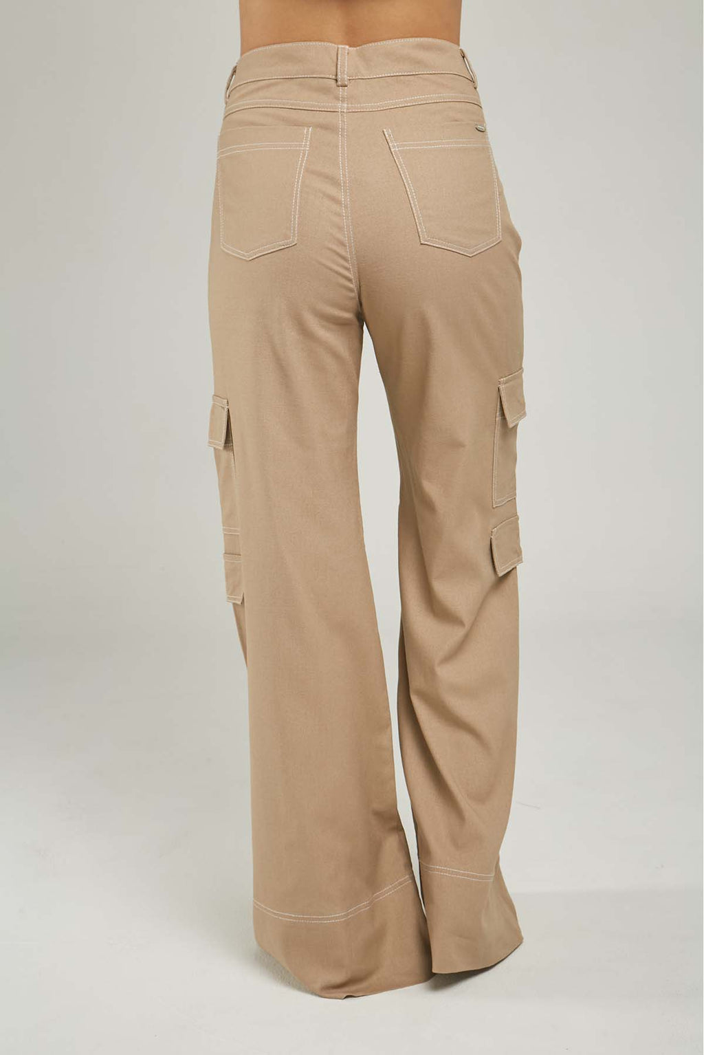 PANTALON  CARGO BOLSILLOS BOTA ANCHA PESPUNTE