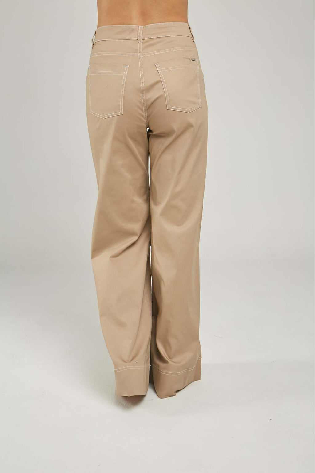 PANTALON BOLSILLO RECTANGULAR ADELANTE CIERRE PESESPUNTE BOTA/ANCHA