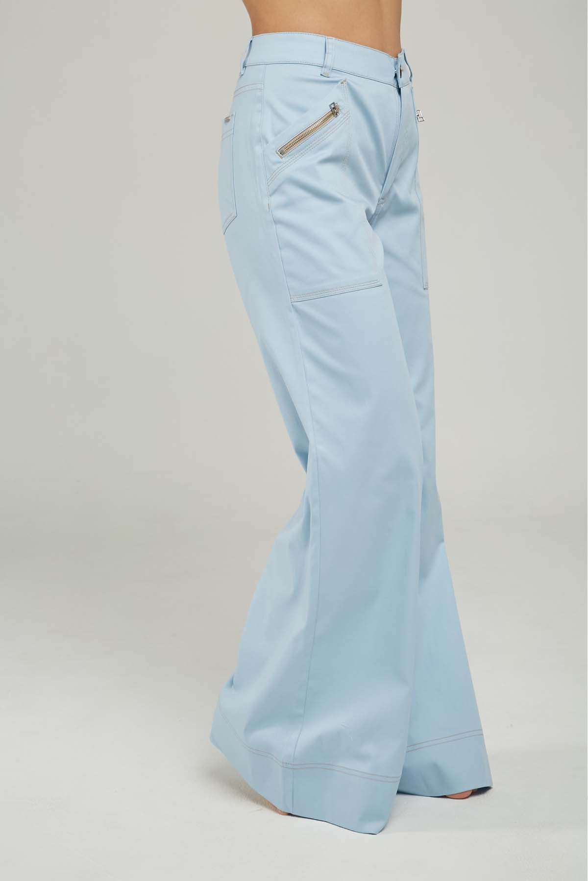 PANTALON BOLSILLO RECTANGULAR ADELANTE CIERRE PESESPUNTE BOTA/ANCHA