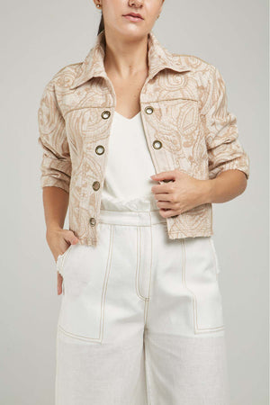 CHAQUETA GRABADA ABIERT PERILLA OJALETE C/CA