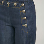 PANTALON TIPO JEAN BOTONES ADELANTE  BOTA ANCHA