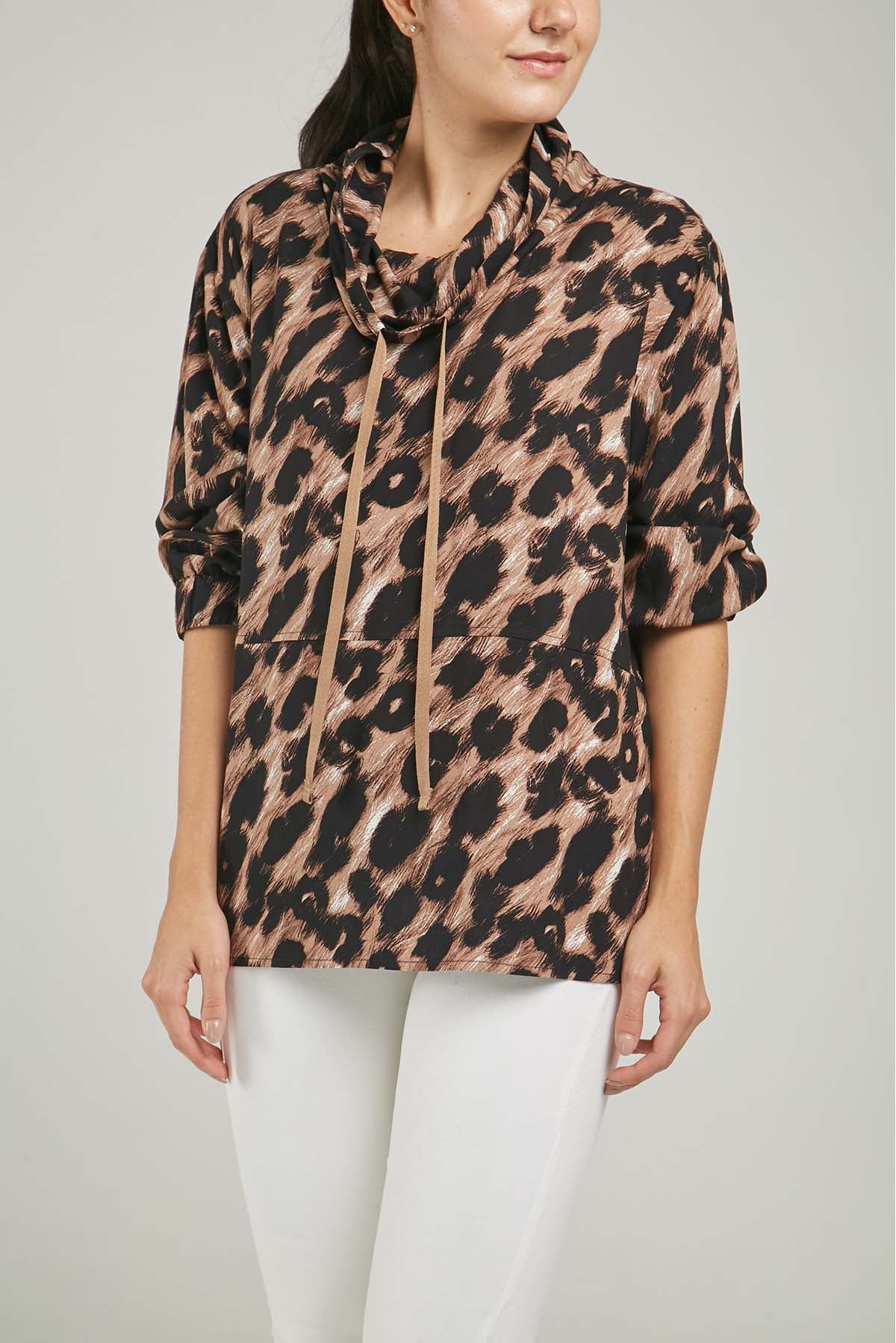 BLUSA ANIMAL PRINT CUELLO DRAPEADO JARETA RESORTE PUÑO