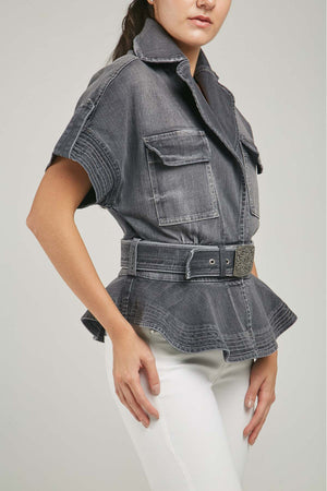 CHALECO JEAN UN BOTON M/R BOLSILLO TAPAS PESPUNTE RUEDO