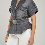 CHALECO JEAN UN BOTON M/R BOLSILLO TAPAS PESPUNTE RUEDO