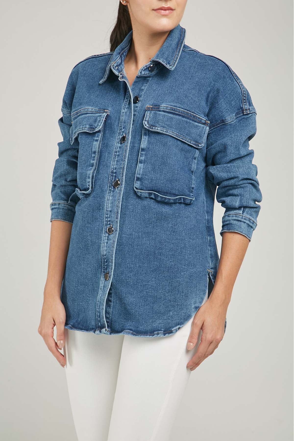 CHAQUETA JEAN BOLSILLO TAPAS GRANDES ABERTURA LADOS