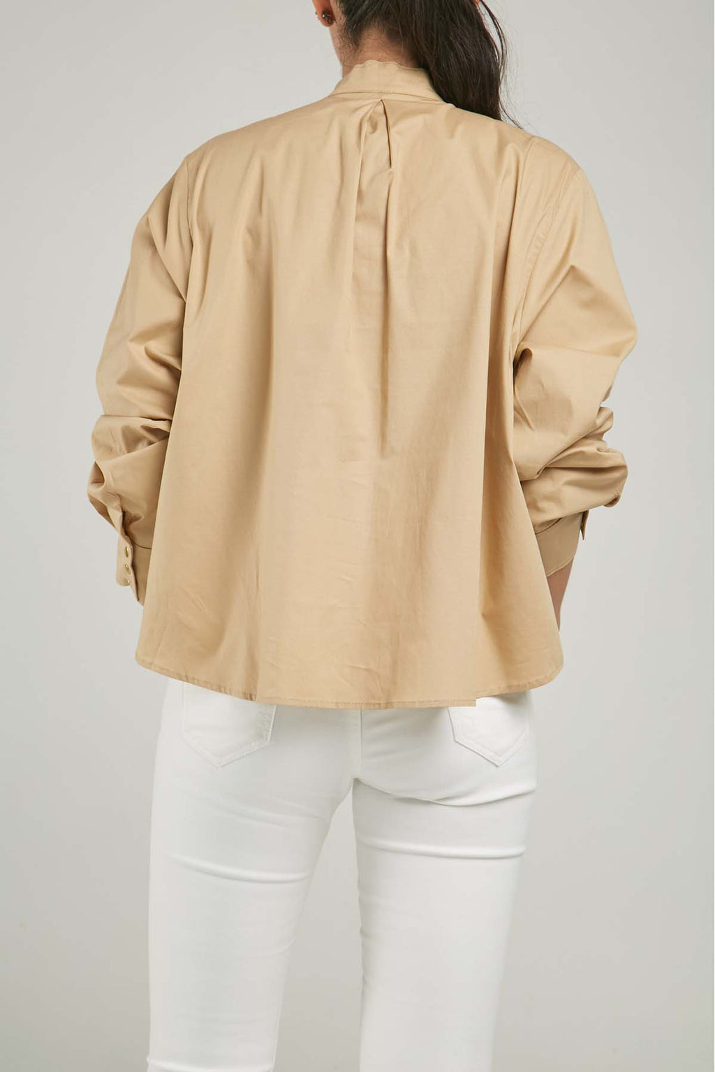 BLUSA 1/2 PERILLA BROCHE  M/L C/N PINZAS ESPALDA
