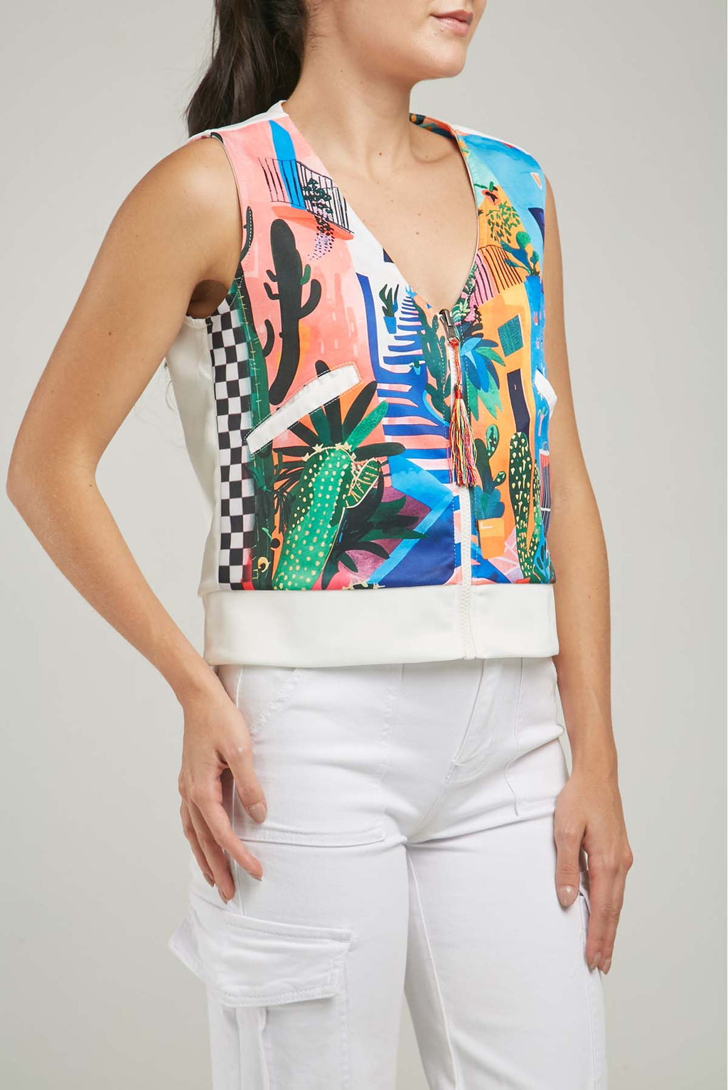 CHALECO ESTAMPADO BOLSILLO DIAGONAL  CIERRE  C/V MS