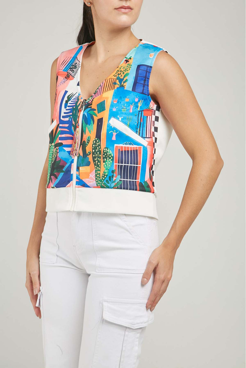 CHALECO ESTAMPADO BOLSILLO DIAGONAL  CIERRE  C/V MS