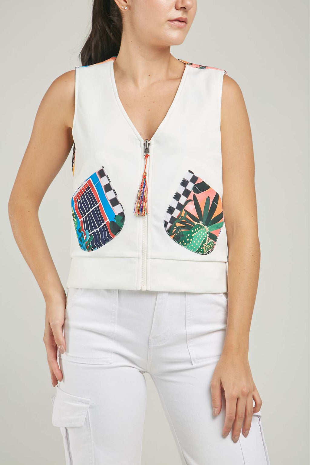 CHALECO ESTAMPADO BOLSILLO DIAGONAL  CIERRE  C/V MS