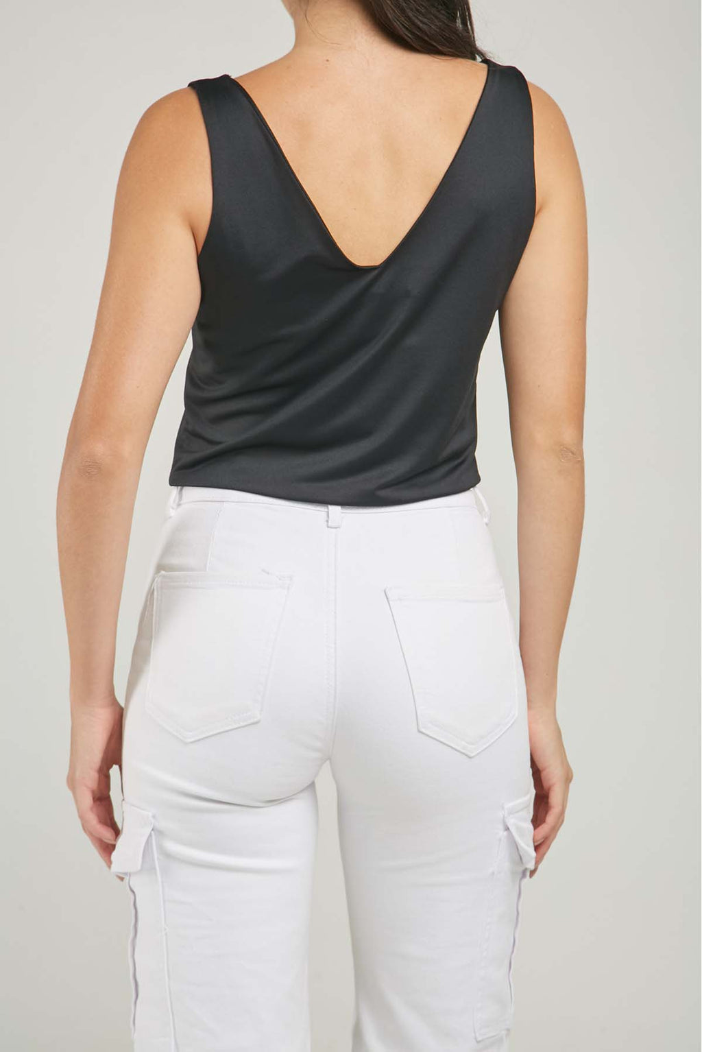 TOP LYCRA CUELLO EN V ATRAS ADELANTE TIRA ANCHA