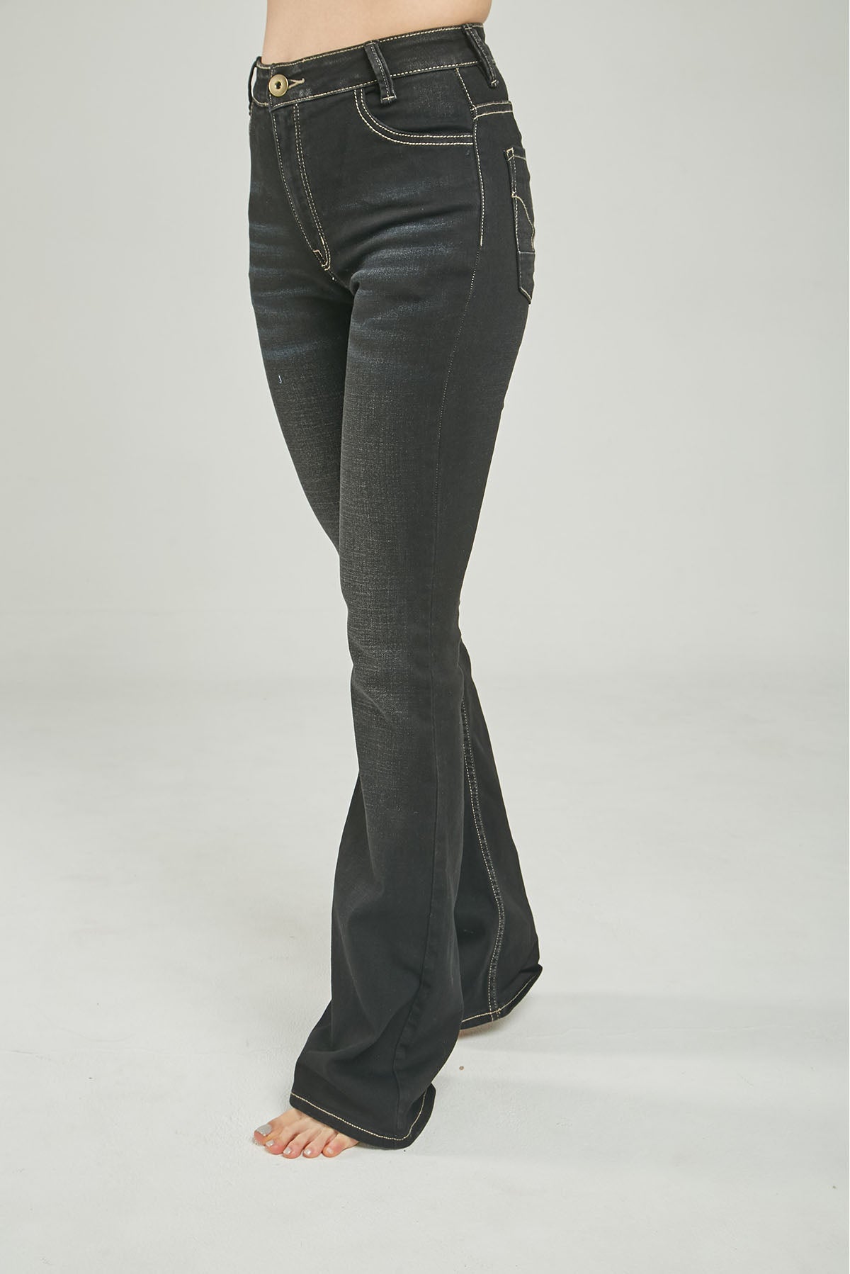 PANTALON JEAN DESGASTADO BOTA SEMI CAMPANA