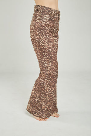 PANTALON ANIMAL PRINT BOLSILL BOTA ANCHA