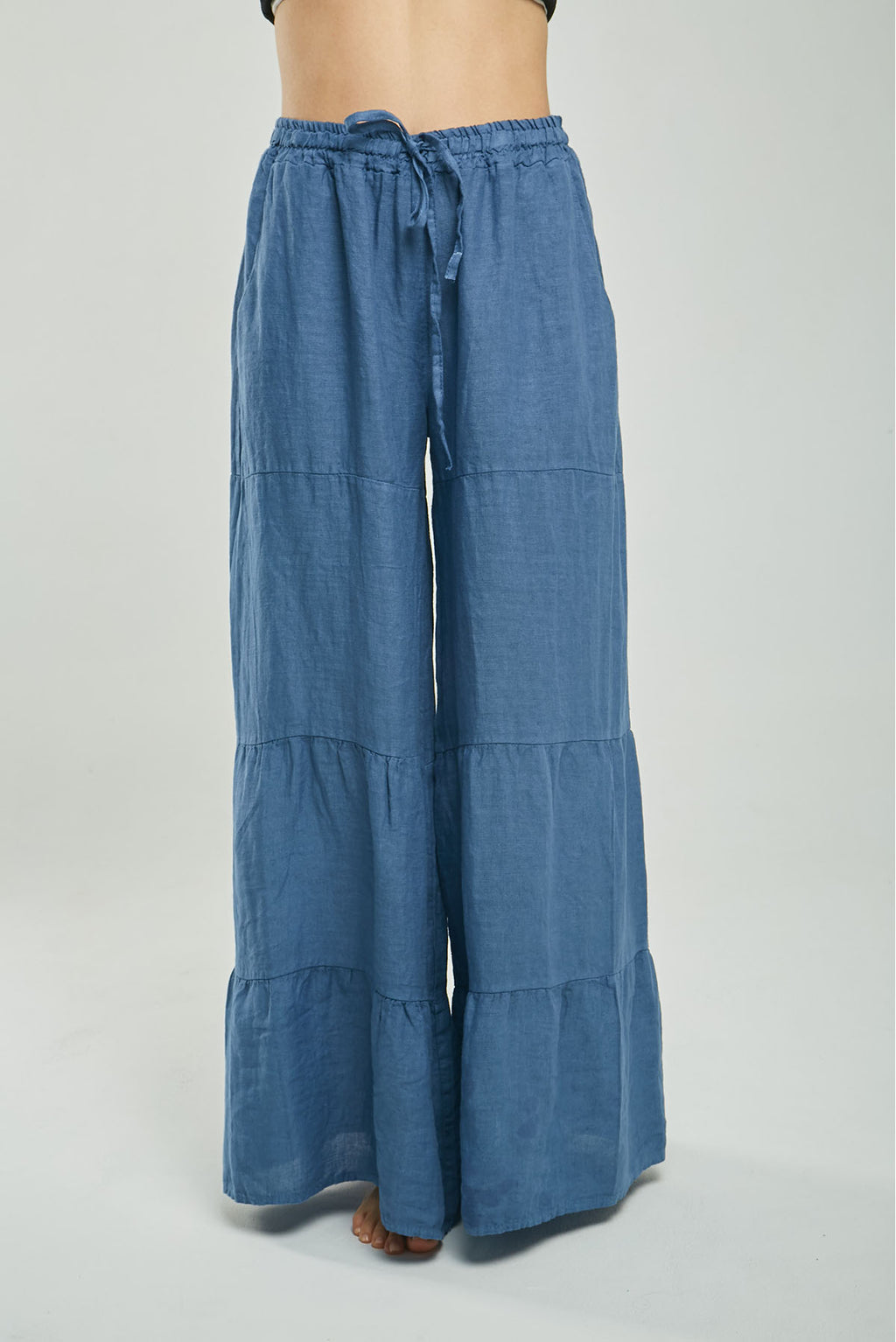 PANTALÓN CORTES HORIZONTAL  JARETA BOTA ANCHA