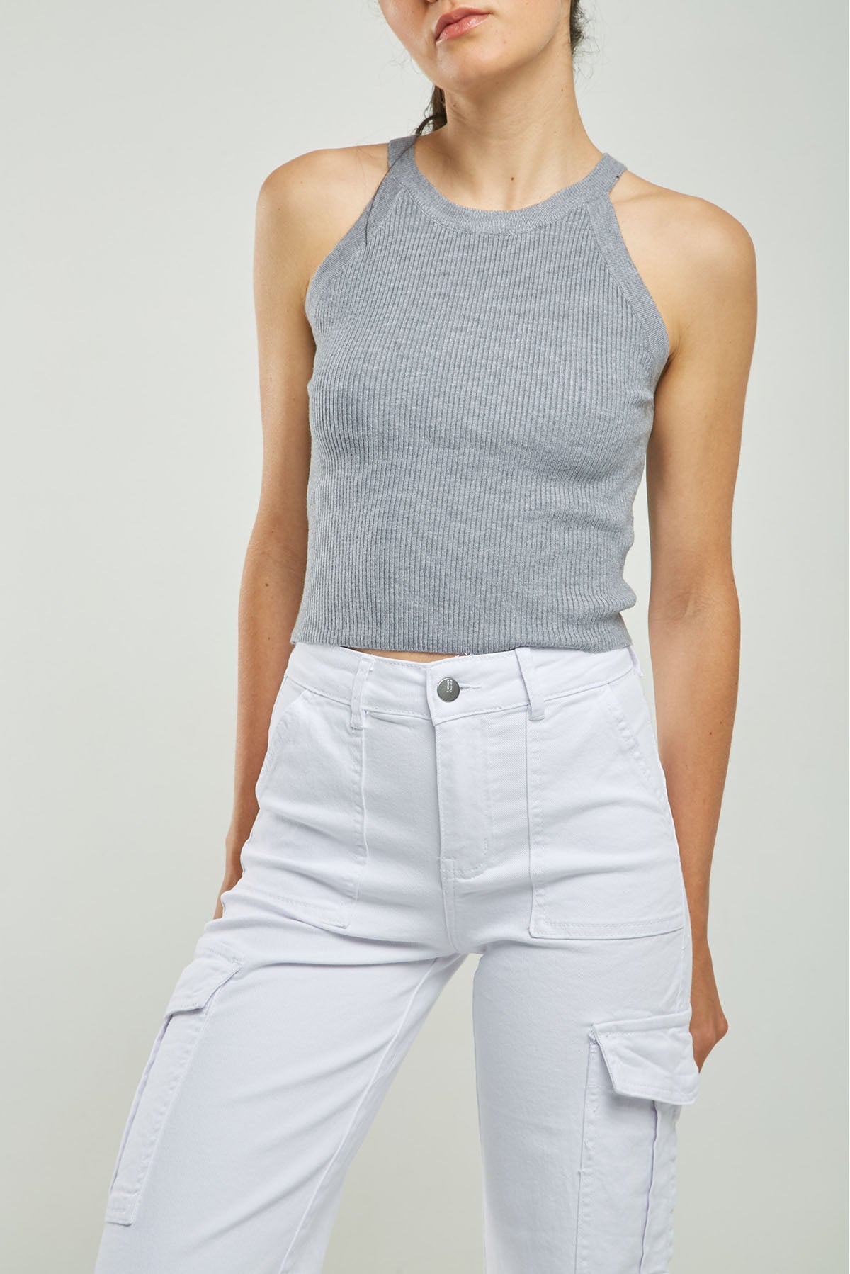 TOP TEJIDO ACANALADO CUELLO PULSARA MANGA SISA