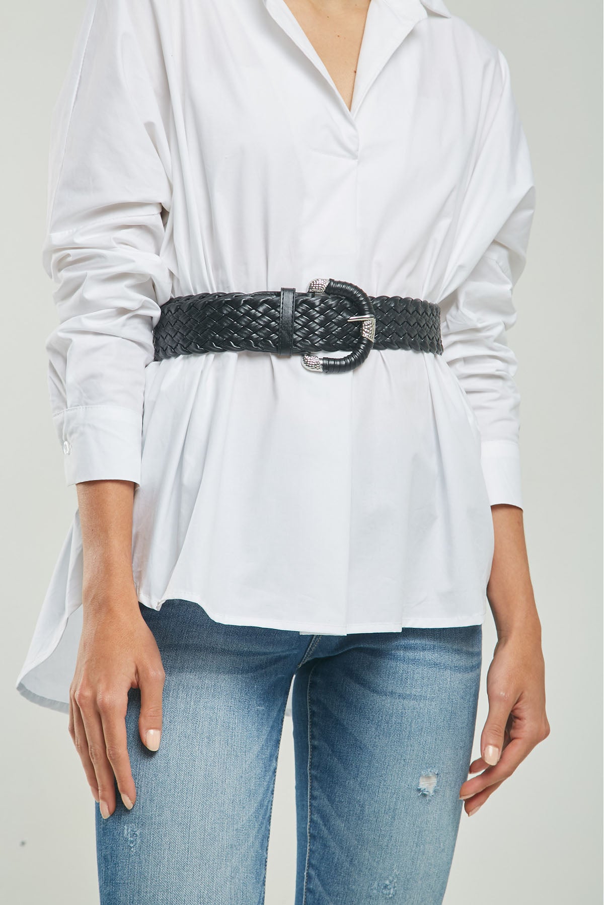 CORREA CUERO TRENZADO HEBILLA MEDIA LUNA FORRO