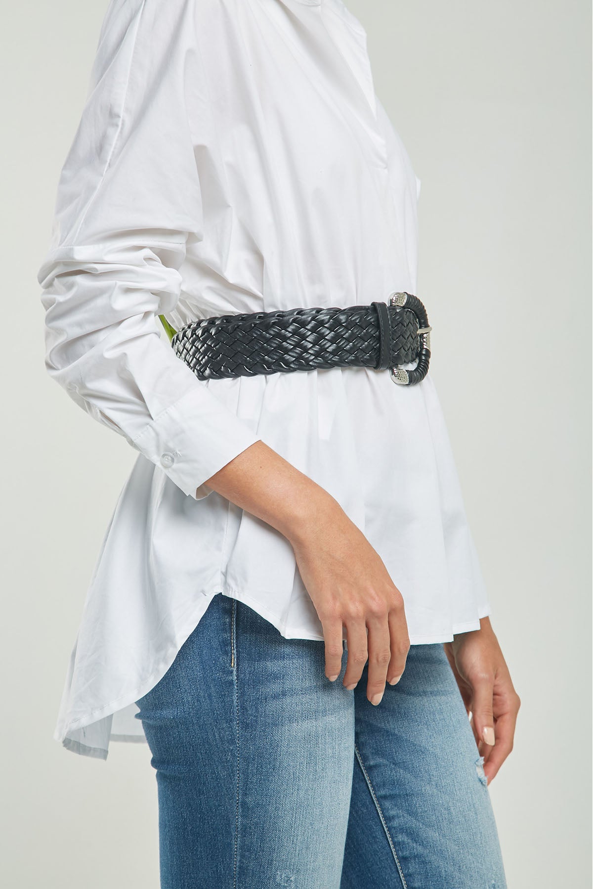 CORREA CUERO TRENZADO HEBILLA MEDIA LUNA FORRO