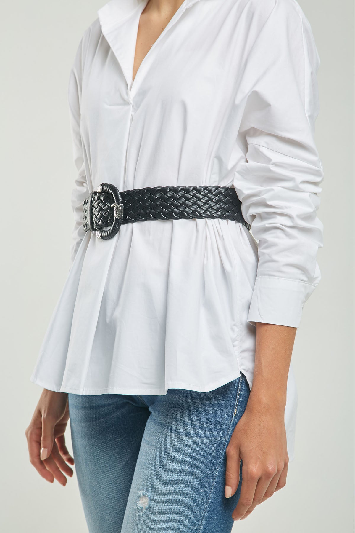 CORREA CUERO TRENZADO HEBILLA MEDIA LUNA FORRO