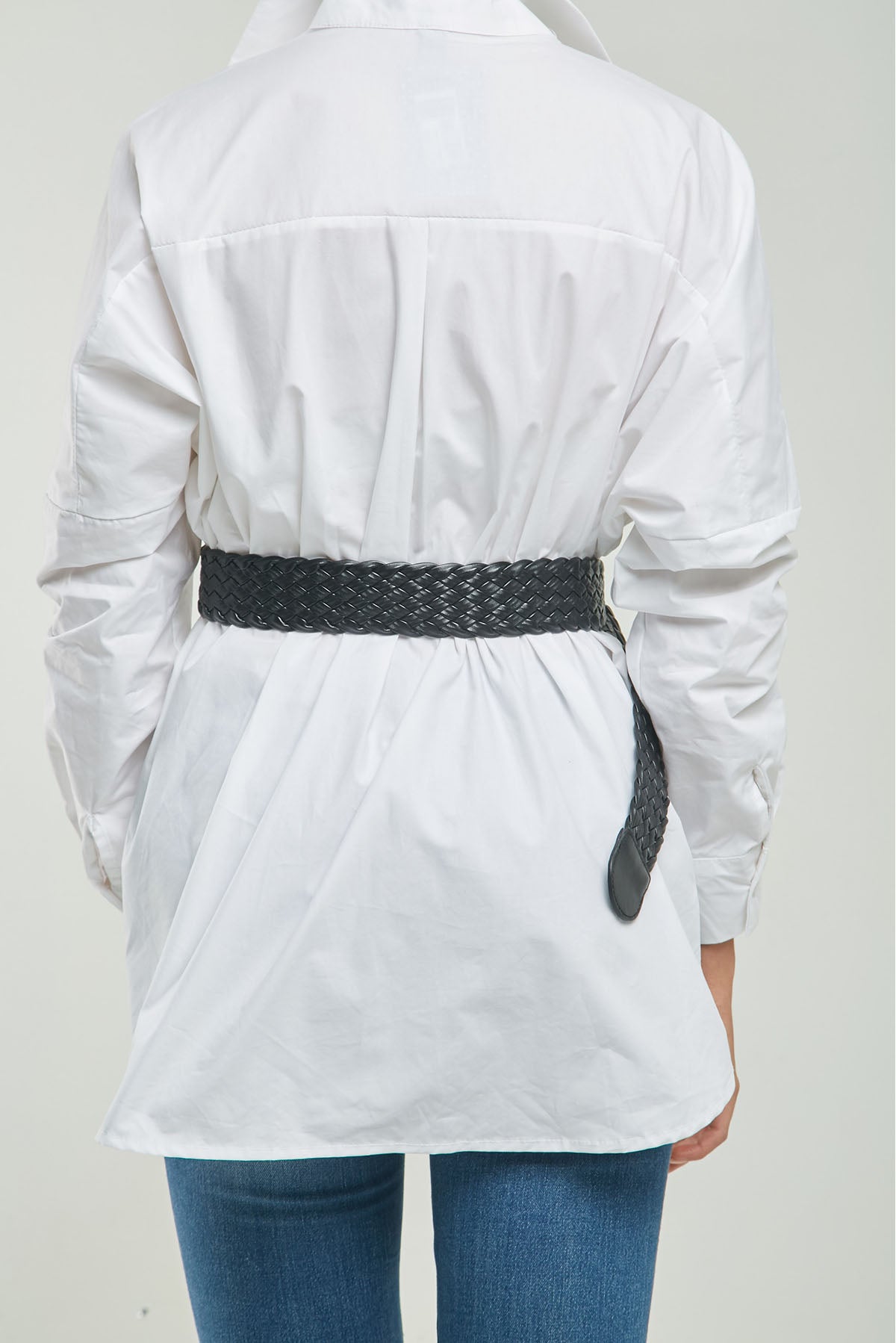 CORREA CUERO TRENZADO HEBILLA MEDIA LUNA FORRO