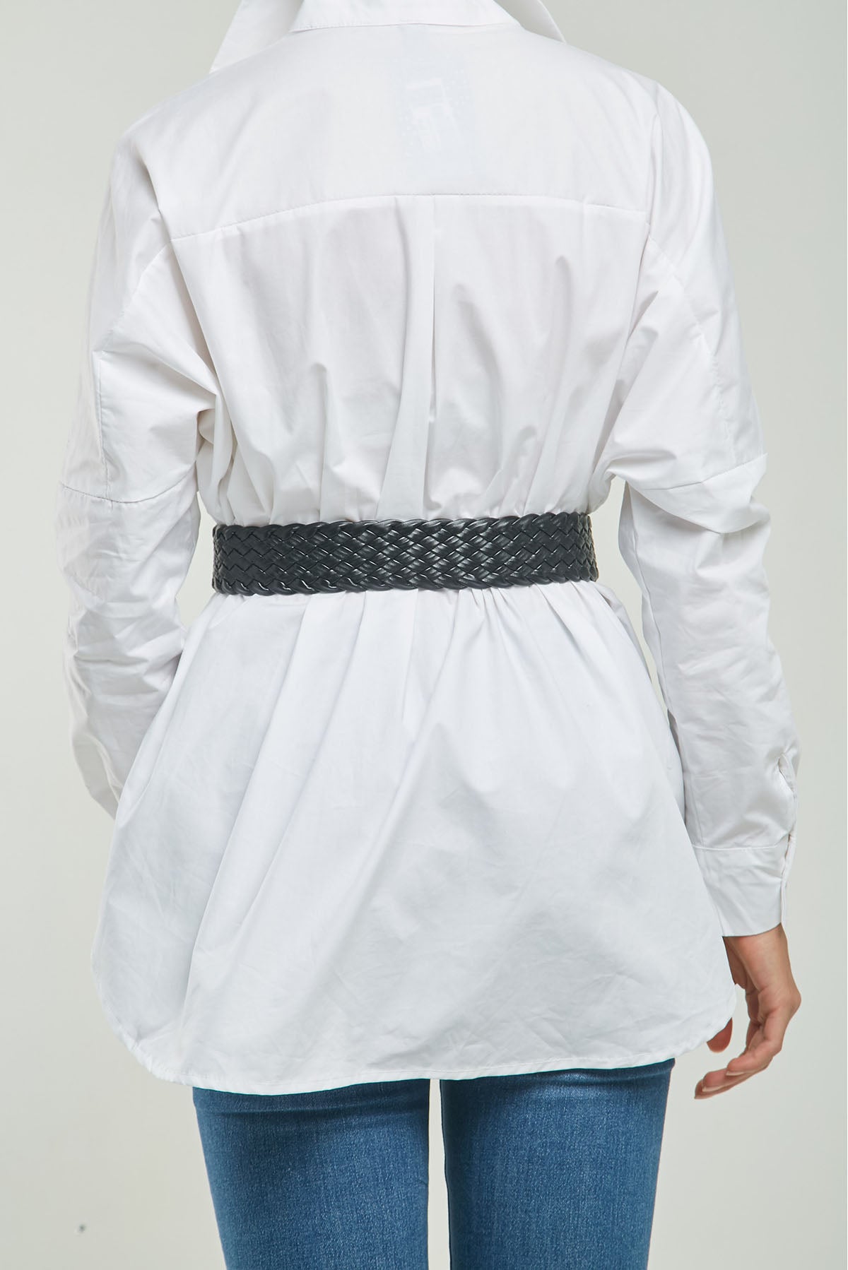 CORREA CUERO TRENZADO HEBILLA MEDIA LUNA FORRO