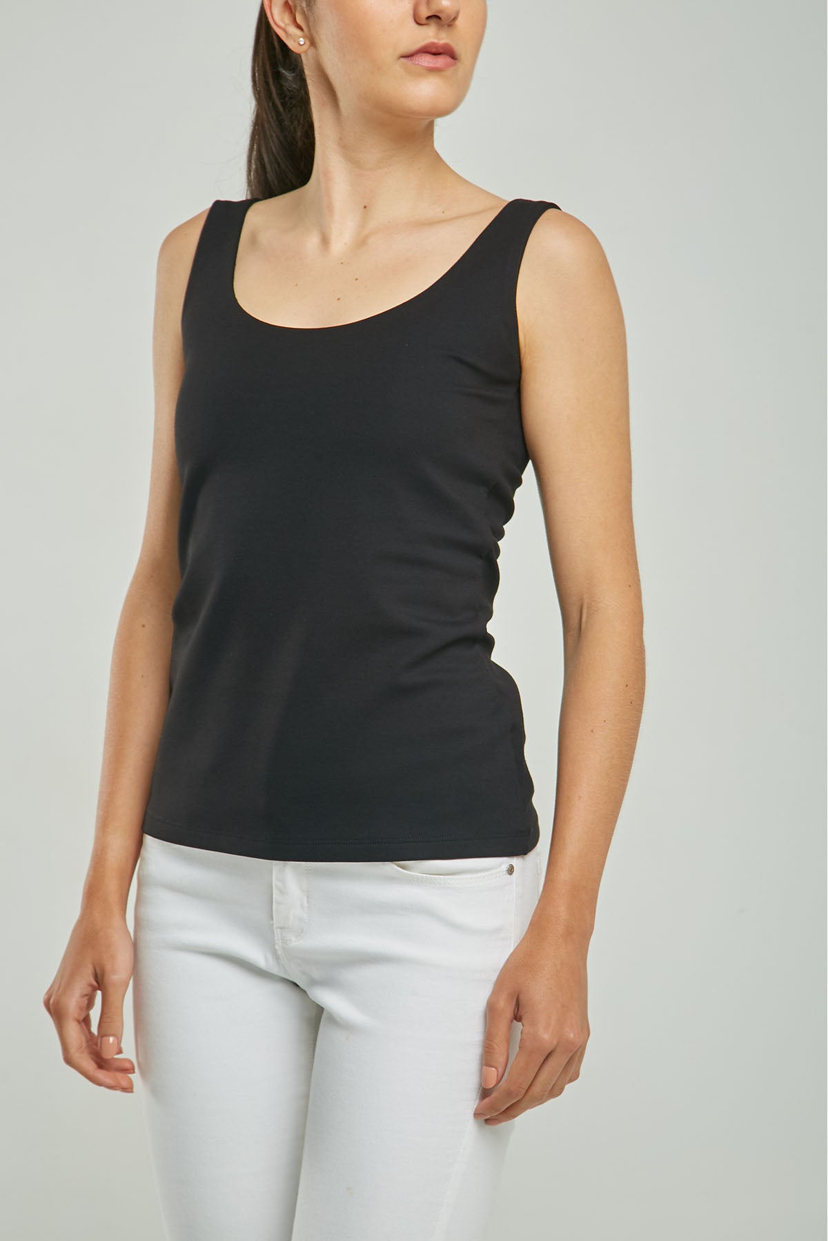 TOP SENCILLO TIRA DELGADA CUELLO REDONDO