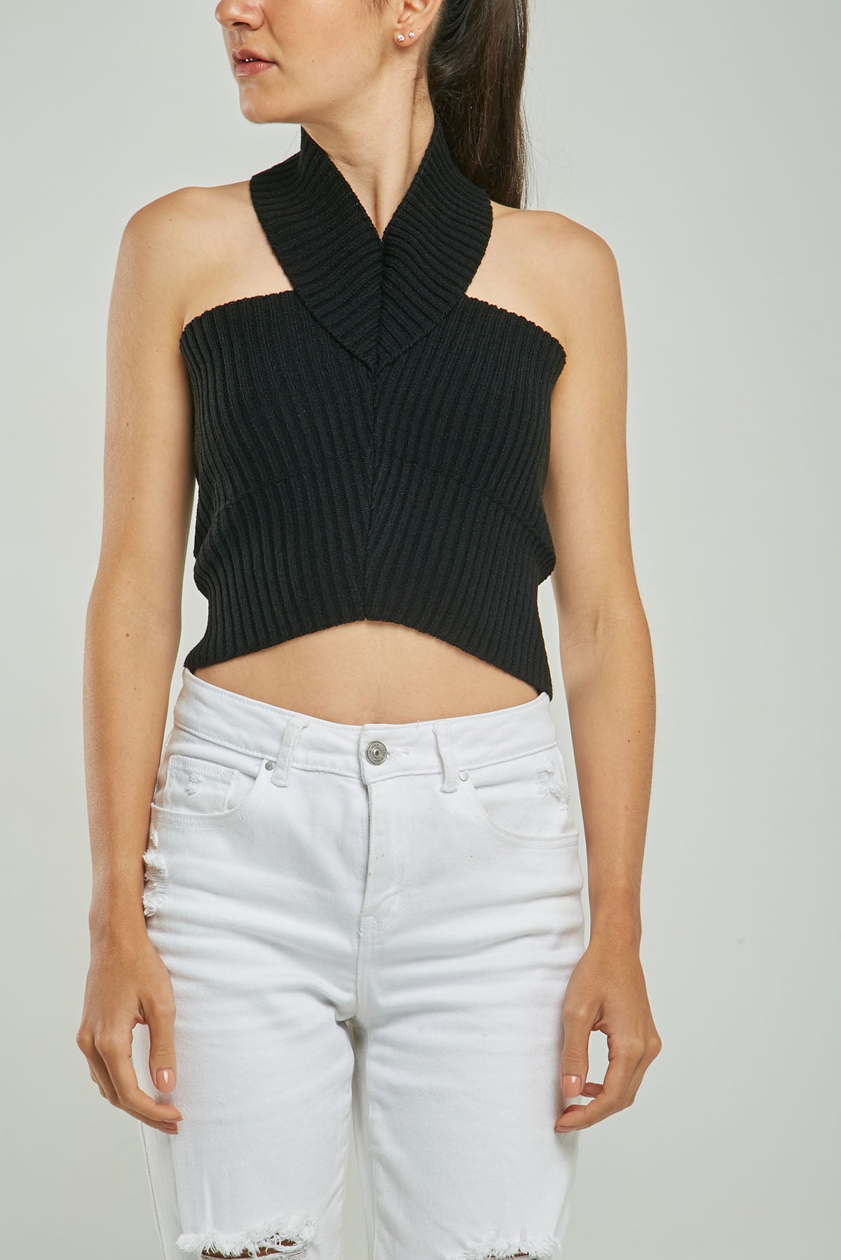 CROP TOP TEJIDO ACANALADO CUELLO ARGOLLA