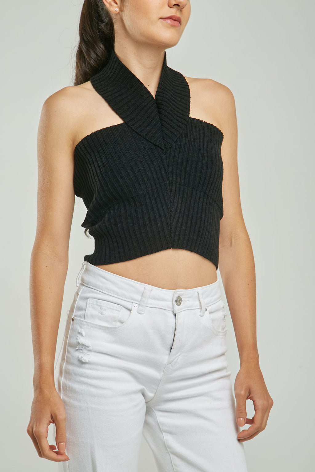 CROP TOP TEJIDO ACANALADO CUELLO ARGOLLA