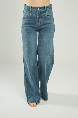 PANTALON JEAN PRETINA  EN PICO BOTA ANCHA PERILLA