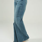 PANTALON JEAN PRETINA  EN PICO BOTA ANCHA PERILLA