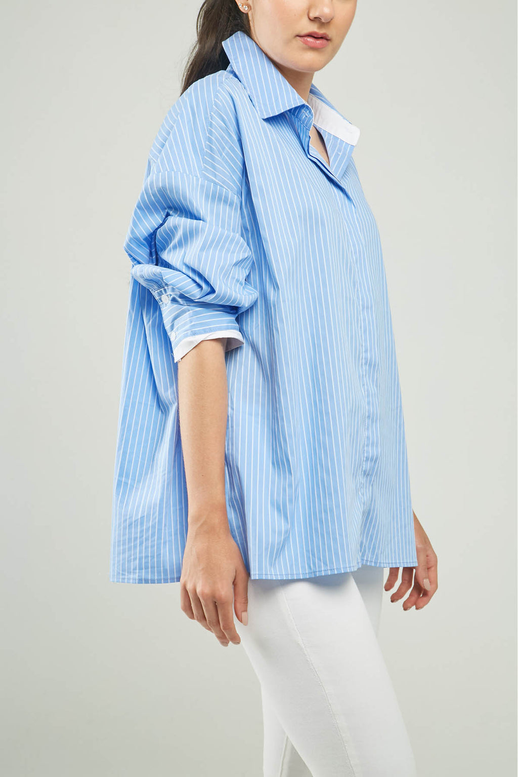 BLUSA RAYAS BORDADO ROSA PECHO SESGO PUÑO C