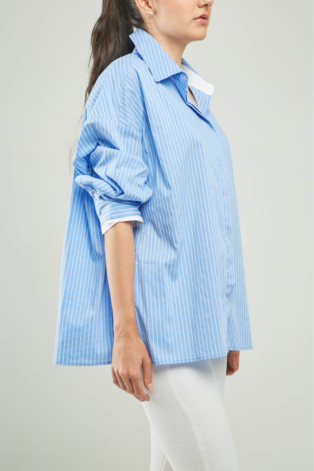 BLUSA RAYAS BORDADO ROSA PECHO SESGO PUÑO C