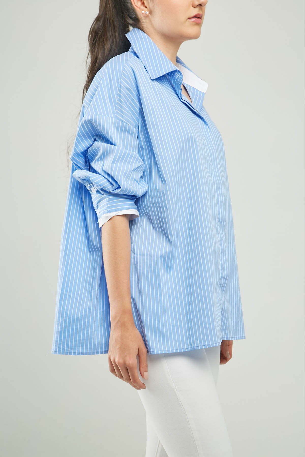 BLUSA RAYAS BORDADO ROSA PECHO SESGO PUÑO C