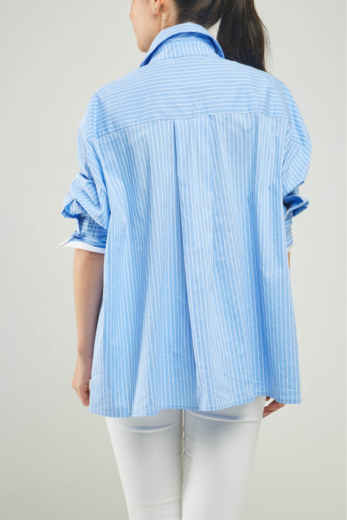 BLUSA RAYAS BORDADO ROSA PECHO SESGO PUÑO C