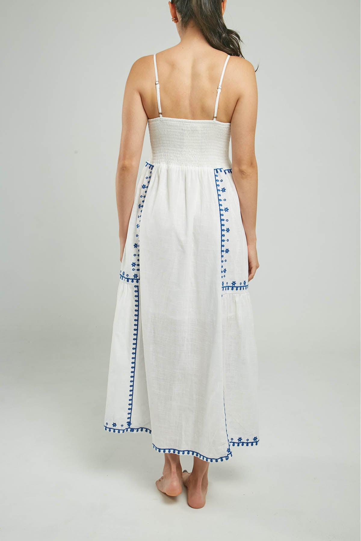 VESTIDO LARGO C/V BORDADO FLORES CORTE TIRAS