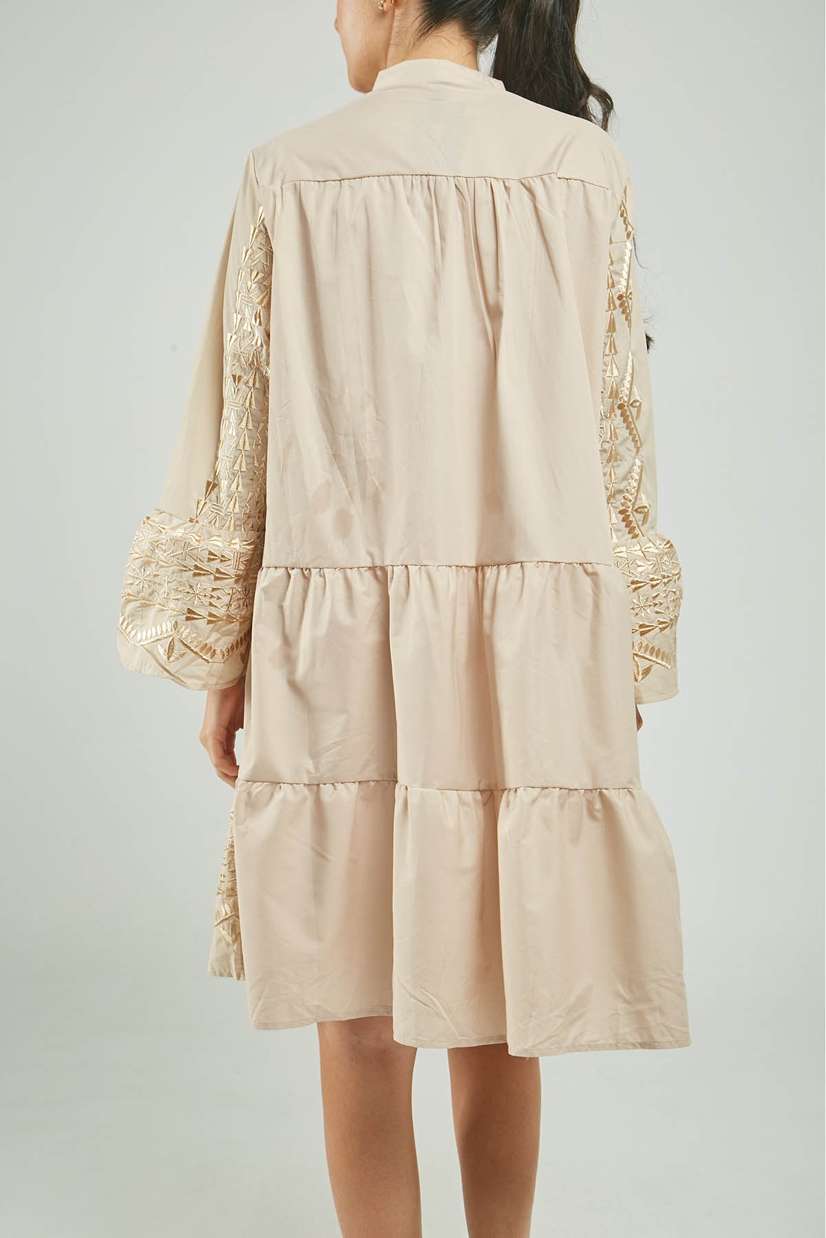 VESTIDO BORDADO TRIANGULOS DORADO PERILLA INTERRUMPIDO CN