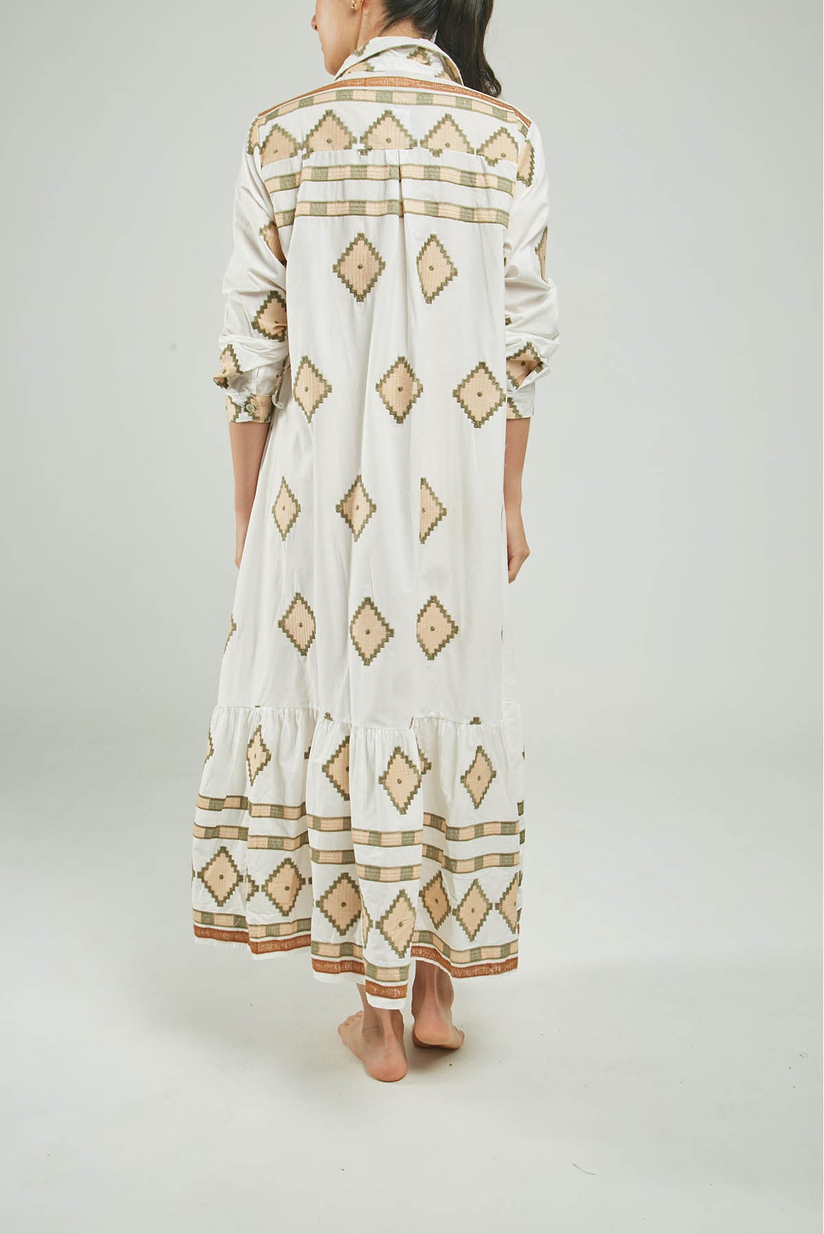 VESTIDO LARGO BORDADA ROMBO  CORREA DELGADA CC ML
