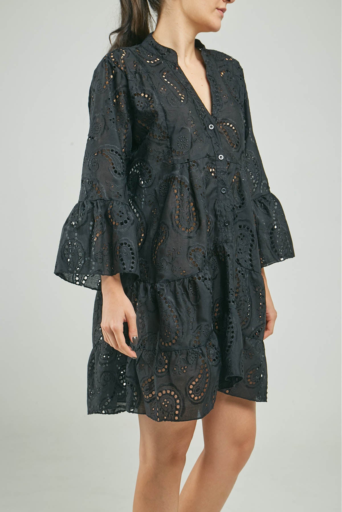 VESTIDO CORTO OJALILLO PUÑO REPOLLO  CUELLO NERU  MANGA CAMPANA