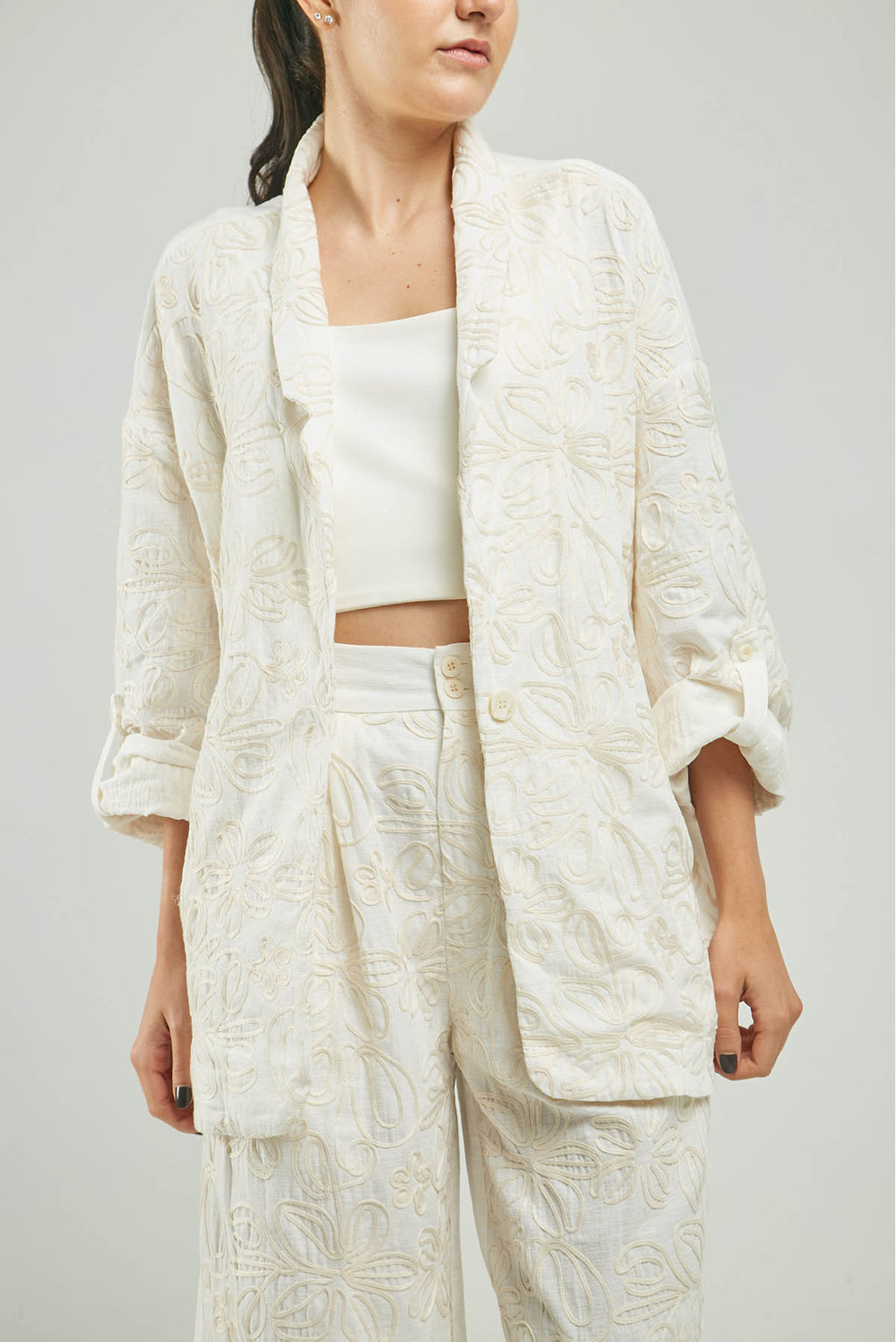 CHAQUETA UN BOTON BORDADO FLORES ADELANTE C/C ML