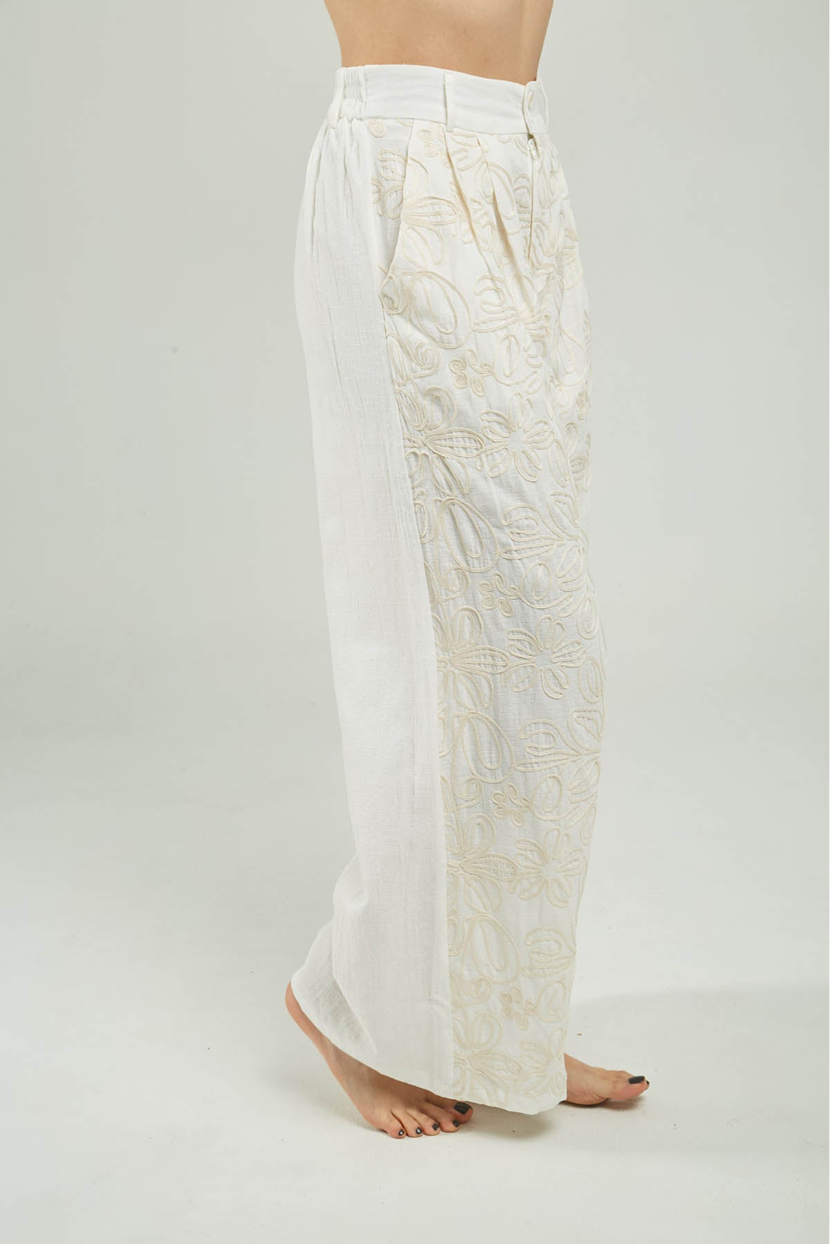 PANTALON BORDADO CINTA ADELANTE PRENSE BOTONES