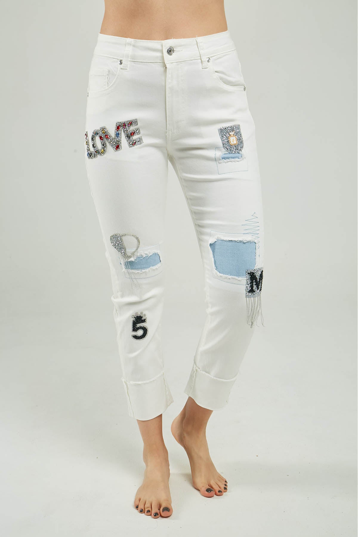 PANTALON JEAN APLIQUE LOVE CORAZON PARCHES