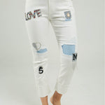 PANTALON JEAN APLIQUE LOVE CORAZON PARCHES