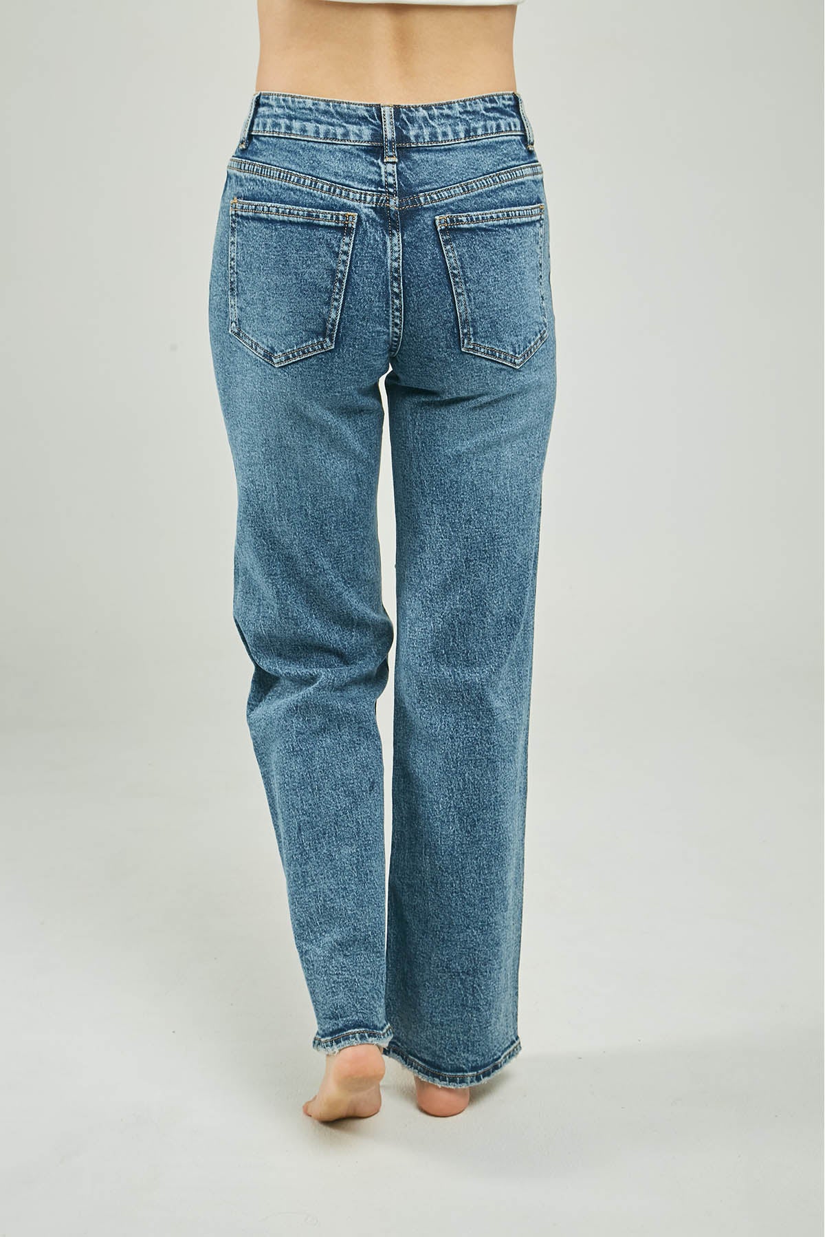 PANTALON JEAN PERLAS ADELANTE BOTA ANCHA