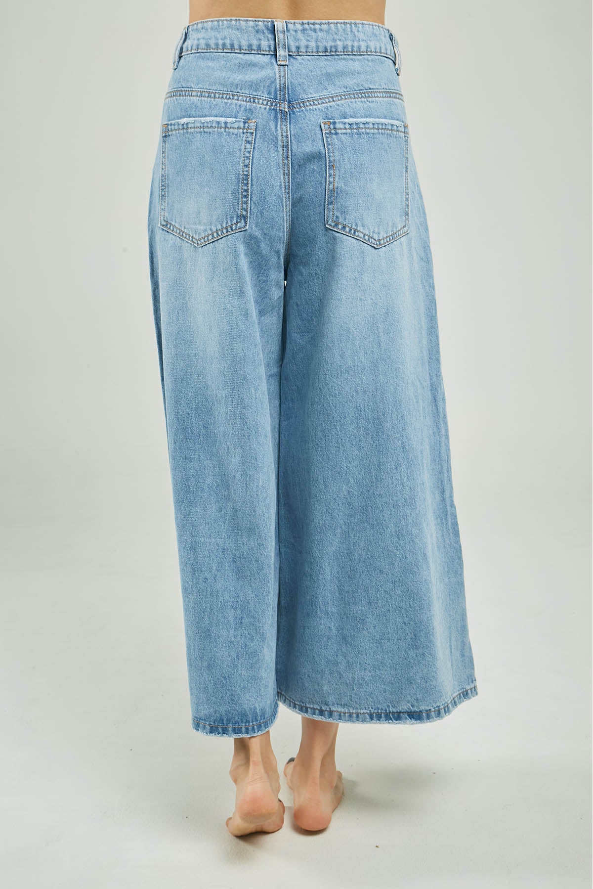 PANTALON JEAN PALAZO BOLSILLOS PRETINA DELGADA