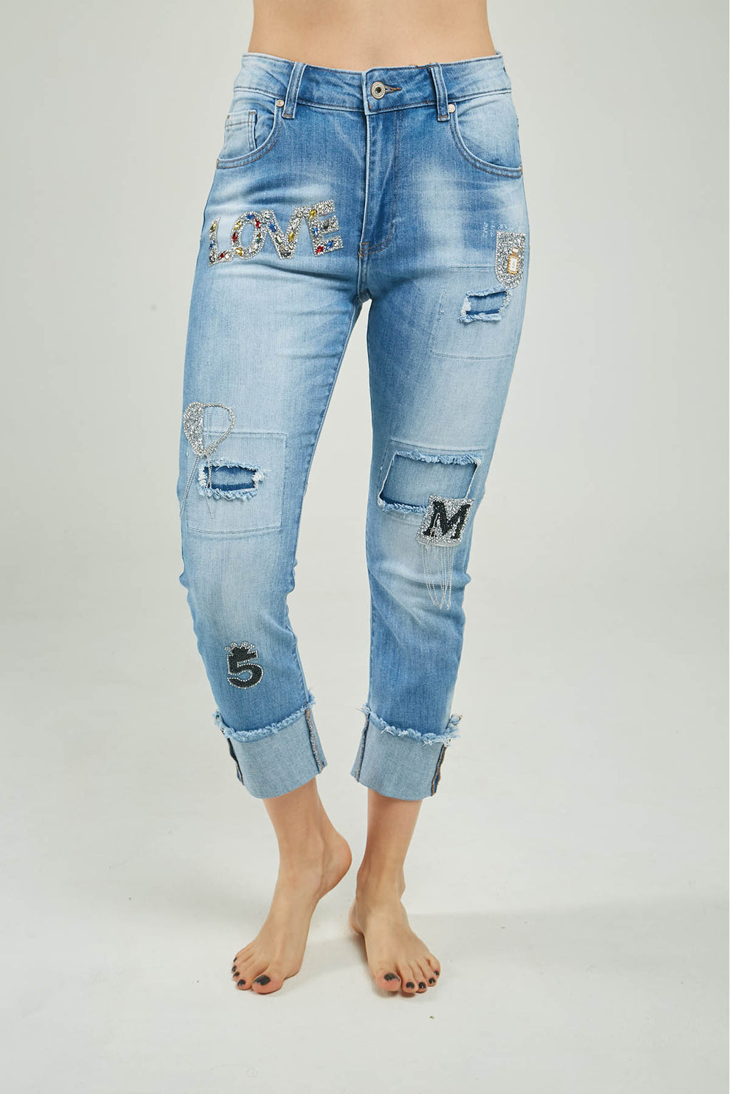 PANTALON JEAN APLIQUE LOVE CORAZON PARCHES