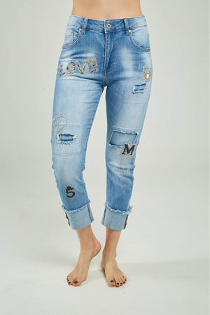 PANTALON JEAN APLIQUE LOVE CORAZON PARCHES