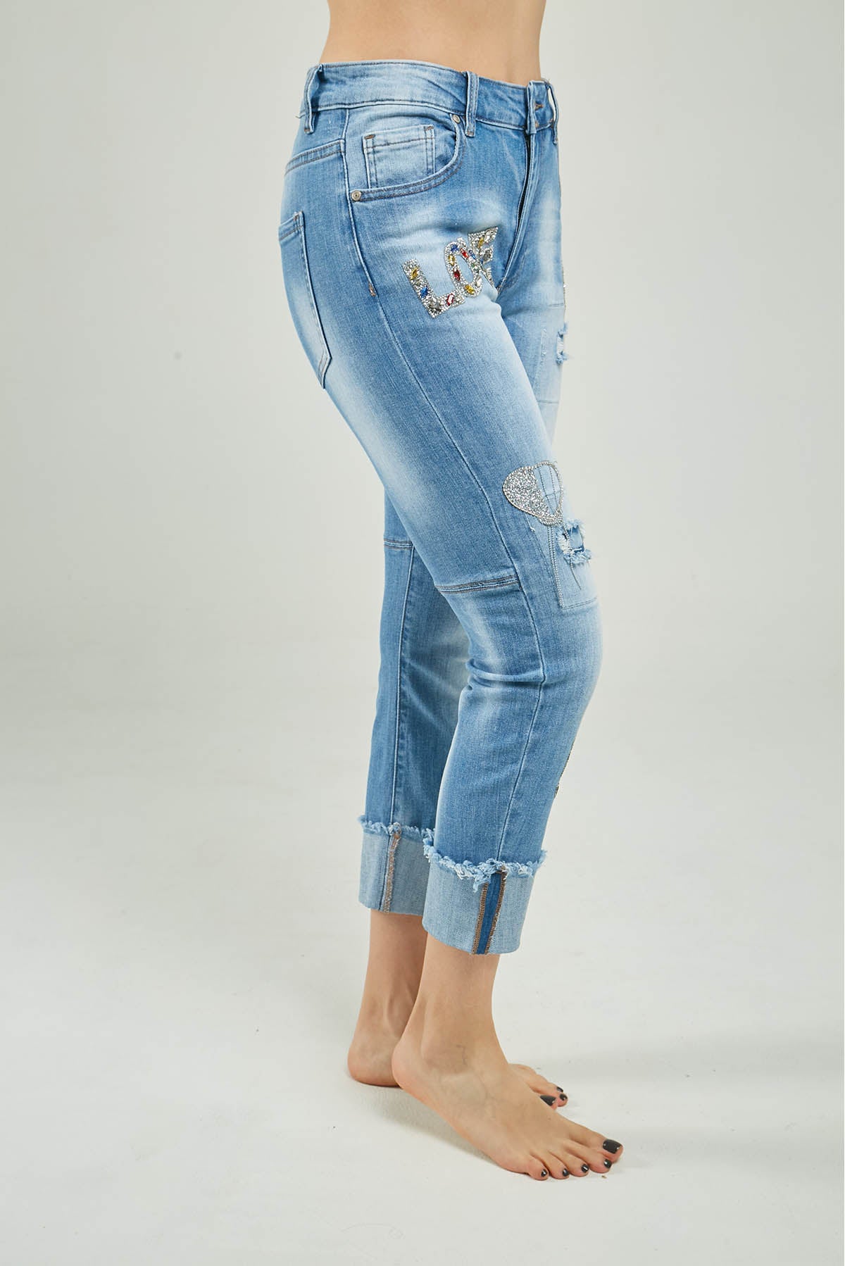 PANTALON JEAN APLIQUE LOVE CORAZON PARCHES