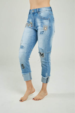 PANTALON JEAN APLIQUE LOVE CORAZON PARCHES